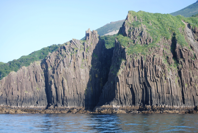 Columnar basalt at Dakavak Bay