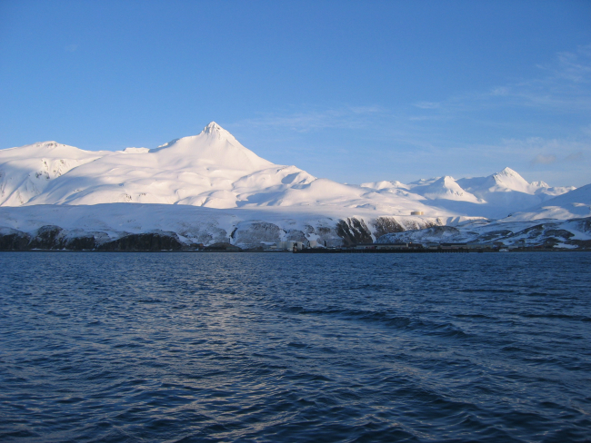 Pyramid Peak seen from offshore
