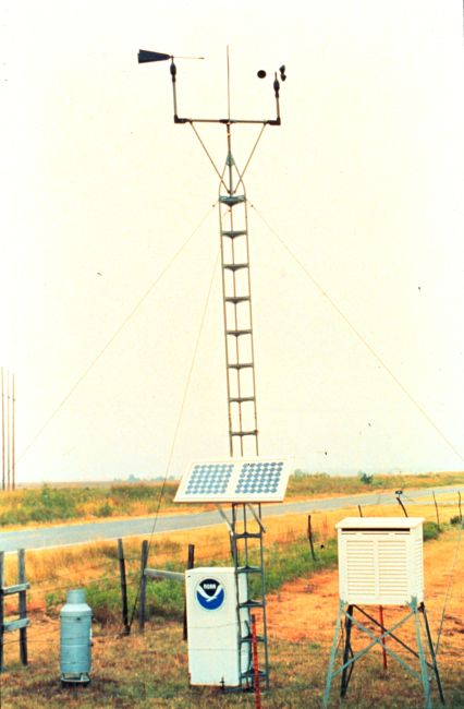 A solar-powered Surface Automated Measurement (SAM) site