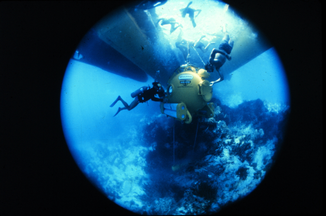 Personnel Transfer Capsule (PTC) can mate with habitats and evacuate aquanauts