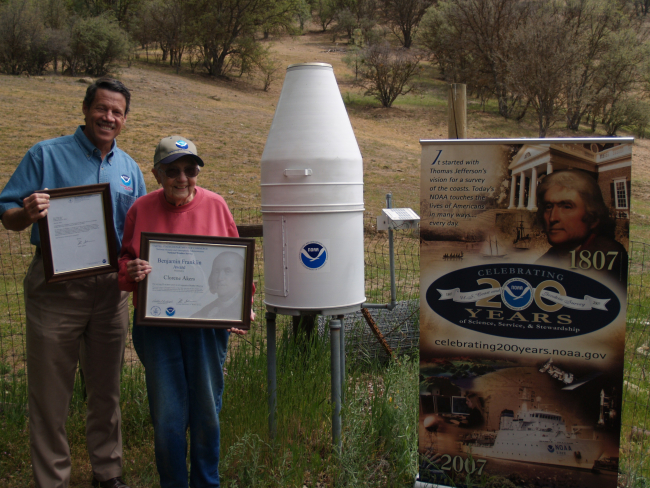 Dave Reynolds, Meteorologist in Charge at the NWS WSFO in Monterey, presentsClorene Akers with the Benjamin Franklin Award for 55 years of voluntary weather observation