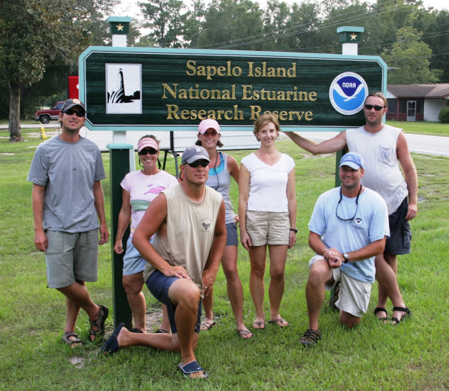 Greetings from the Sapelo Island National Estuarine Research Reserve where NOAAresearchers recently conducted dart biopsy sampling of bottlenose dolphins