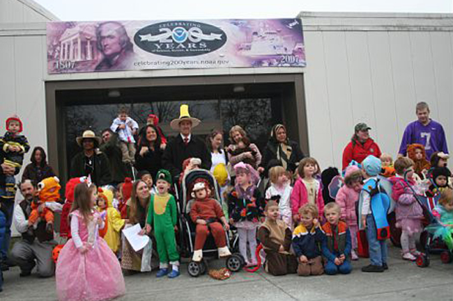 200th Greetings from Seattle, Washington!The children of the on-site daycareLittle Anchor, their teachers and the parents parade through the NOAA hallwayson Halloween and are greeted by many of the employees from Fisheries, WeatherService, Law Enforcement, Workforce Management, NOS, Facilities, Security, etc