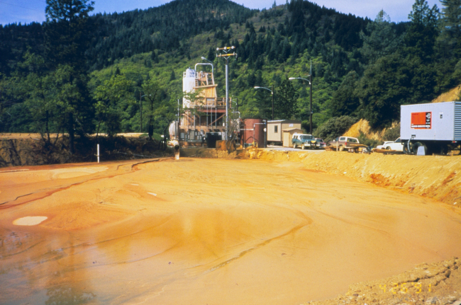 An acid mine drainage (AMD) treatment plant at Iron Mountain Mine, sludgecontainment
