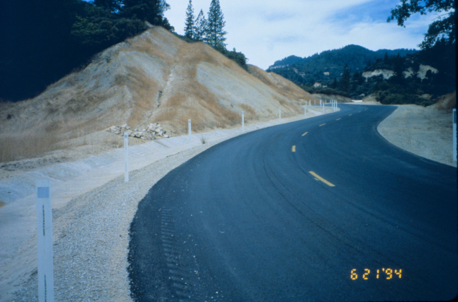 The road leading to Iron Mountain Mine