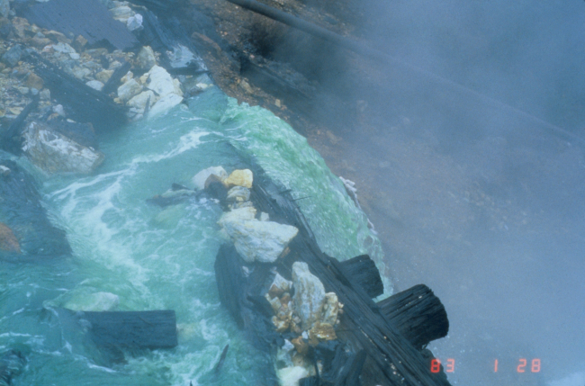 Acid mine drainage coming from the top of Iron Mountain Mine