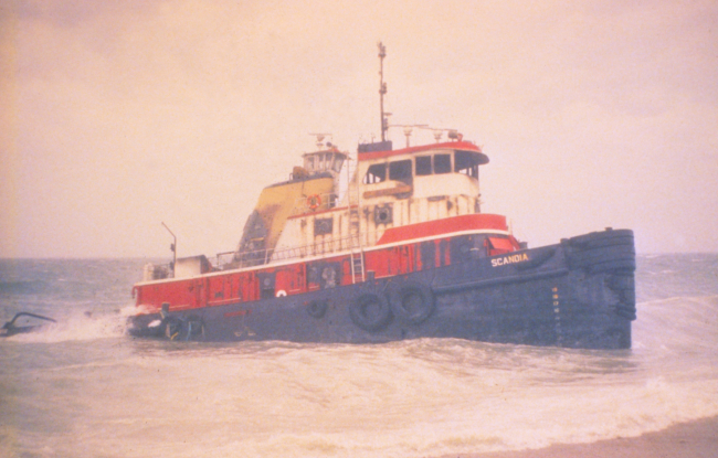 The tug, Scandia, grounded in a winter storm was pulling the North CapeThe barge carried approximately 828,000 gallons of home heating when tug andbarge grounded in Rhode Island waters