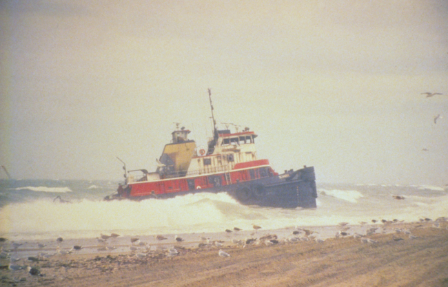 The tug, Scandia, grounded in a winter storm was pulling the North CapeThe barge carried approximately 828,000 gallons of home heating when tug andbarge grounded in Rhode Island waters