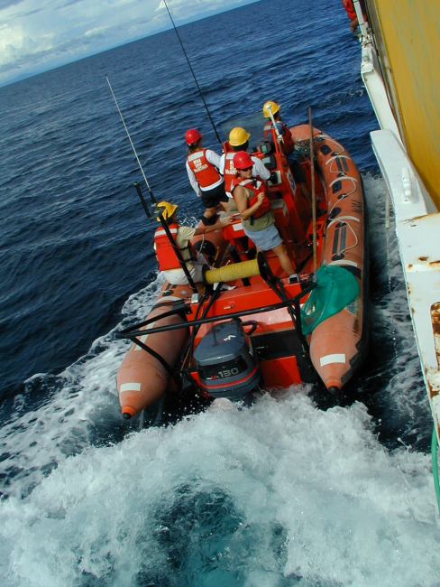 Launching an inflatable boat from the NOAA Ship McARTHUR duringSTAR 2000 operations in the Eastern Tropical Pacific