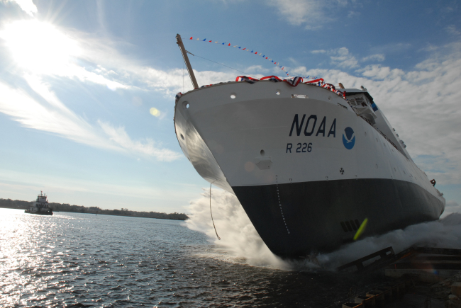 NOAA Ship PISCES launch photo #4