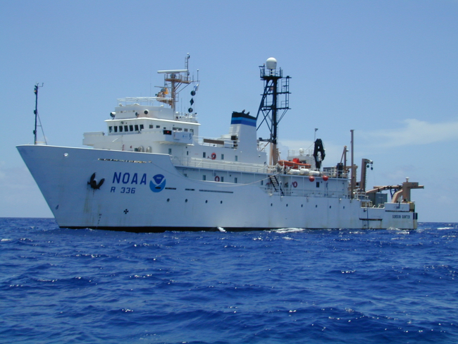 NOAA Ship GORDON GUNTER port side view