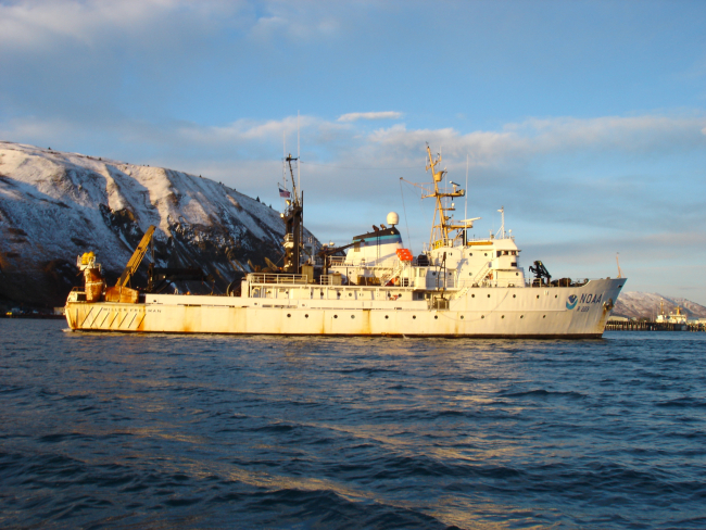 Starboard side of NOAA Ship MILLER FREEMAN