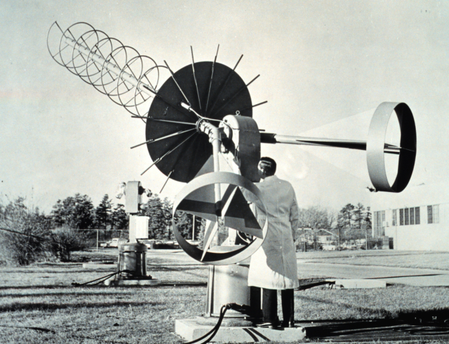 A manual tracking 13 db heliz antenna designed to receive TIROS pictureinformation from the Automatic Picture Transmission (APT) system