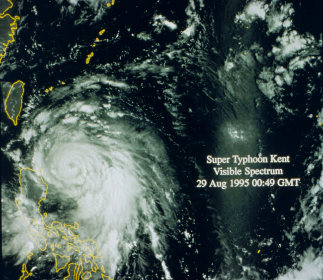 Super Typhoon Kent ENE of Luzon and threatening Taiwan