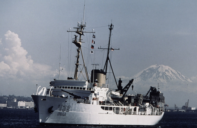 NOAA Ship SURVEYOR