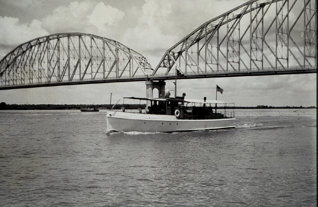 The Launch PRATT - an RAR hydrophone boat