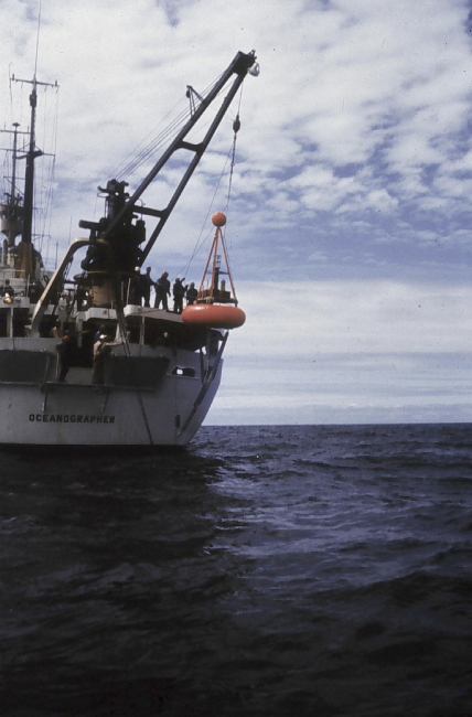 Deploying deep-ocean oceanographic buoy