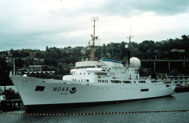 NOAA Ship OCEANOGRAPHER