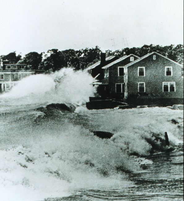 Hurricane Carol destroyed hundreds of summer cottages and homesHuge waves bound into beach front homes