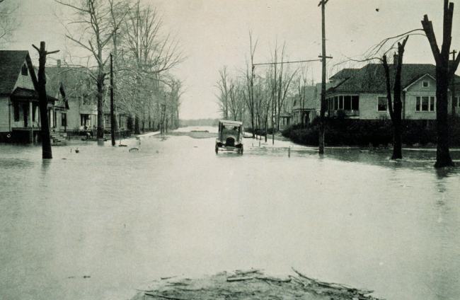 The Great Mississippi River Flood of 1927Blanche Avenue at Mounds, Illinois on the Ohio RiverMarch 29, 1927 - river stage at Cairo, Illinois
