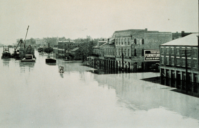 The Great Mississippi River Flood of 1927The river front at Cape Girardeau, Missouri, on April 20, 1927The river stage was at 40 feetFrom:  The Floods of 1927 in the Mississippi Basin, Frankenfeld, H