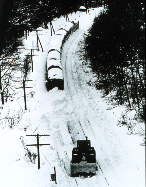Even trains are stopped by heavy snows
