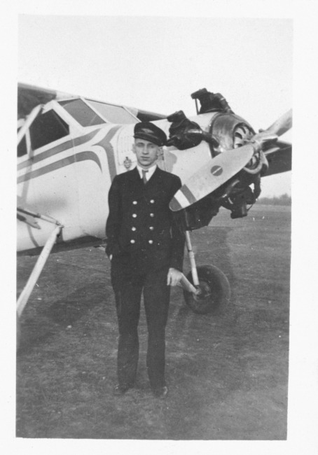 The pilot of the Airmail aircraft
