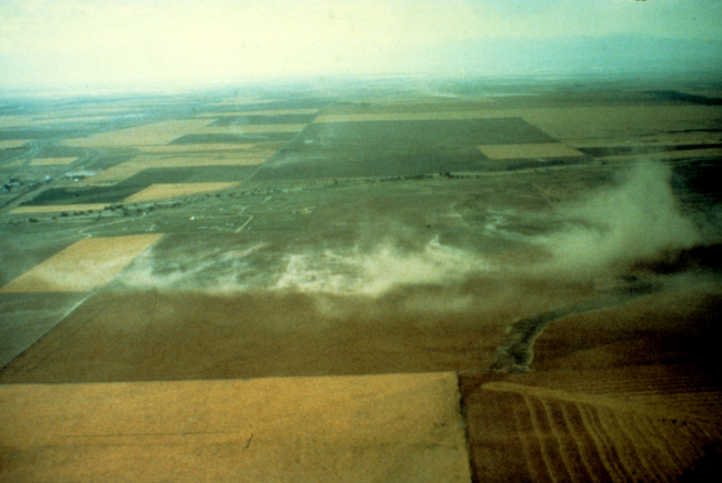Dry microburst as seen over plains