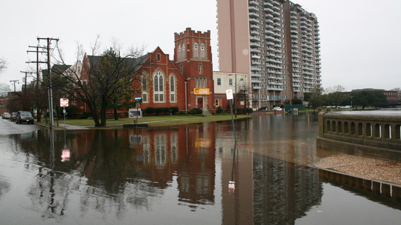 Virginia Sea Grant works with the Chesterfield Heights community in Norfolk, Virginia, to help the community become more resilient in the face of increased flooding. 